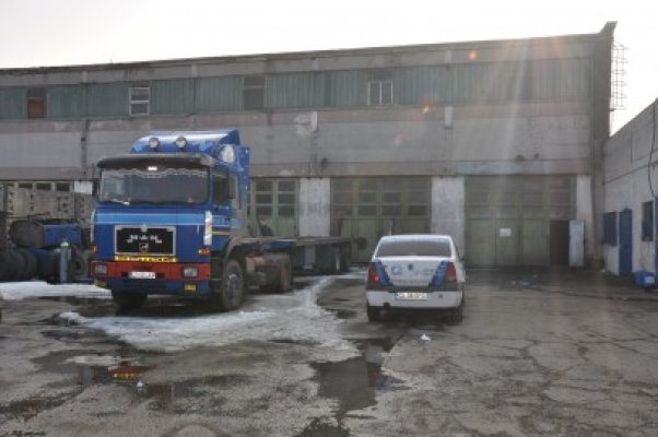 Iată ce au găsit poliţiştii din Cernavodă în depozitele afaceristului Roşca - foto+video